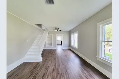 605 N Avenue A, Freeport, TX 77541 - Photo 7