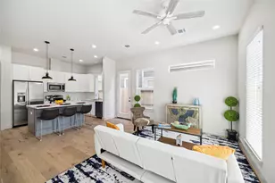 5221 Hillman St, Houston, TX 77023 - Photo 9
