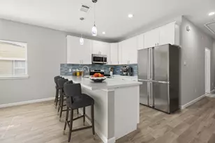 5941 Southlea St St, Houston, TX 77033 - Photo 5