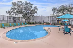 10402 Sandpiper Dr, Houston, TX 77096 - Photo 11