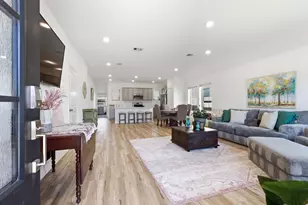 7327 Bartoncliff Dr, Katy, TX 77493 - Photo 5