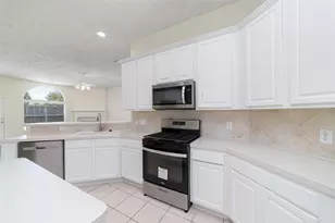 10603 White Bridge Ln, Sugar Land, TX 77498 - Photo 11