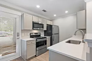 1725 Harvey Mitchell Pkwy S, College Station, TX 77840 - Photo 11