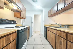 2 Redberry Ct, The Woodlands, TX 77381 - Photo 5