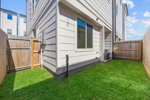 303 Marcella St, Houston, TX 77091 - Photo 17