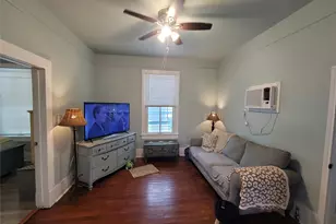 1623 Ave N 1/2, Galveston, TX 77550 - Photo 9