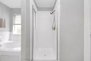 6803 Chapelfield Ln, Houston, TX 77049 - Photo 37