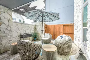 1709 Leilani Dr, Houston, TX 77055 - Photo 9
