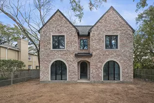 2247 Chilton Rd, Houston, TX 77019 - Photo 3