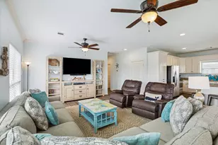 923 Tidelands Dr, Crystal Beach, TX 77650 - Photo 11