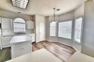 2715 Sailors Moon Dr, Friendswood, TX 77546 - Photo 5