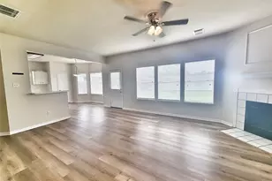 2715 Sailors Moon Dr, Friendswood, TX 77546 - Photo 9