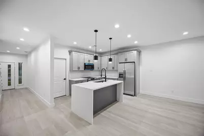 8218 Lawler Street #B, Houston, TX 77051 - Photo 7