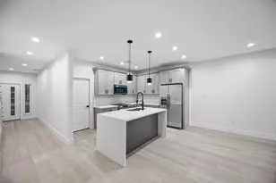 8218 Lawler St, Houston, TX 77051 - Photo 7