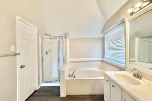 6315 Laurel Bush Ln, Sugar Land, TX 77479 - Photo 17