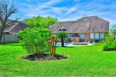 1415 Crystal Lake Circle E, Pearland, TX 77584 - Photo 41