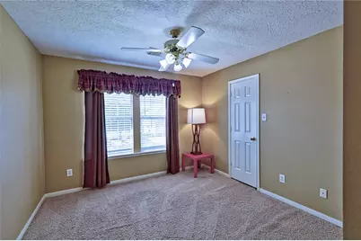 1415 Crystal Lake Circle E, Pearland, TX 77584 - Photo 31
