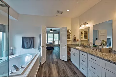 1415 Crystal Lake Circle E, Pearland, TX 77584 - Photo 25