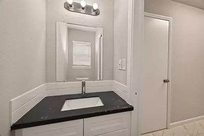 5207 Bent Bough Lane, Houston, TX 77088 - Photo 19