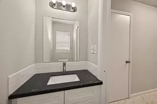 5207 Bent Bough Ln, Houston, TX 77088 - Photo 19