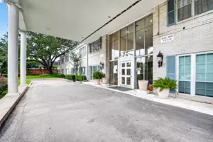 2600 Bellefontaine St Apt D24, Houston, TX 77025 - Photo 3