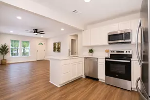 1011 N Valderas St, Angleton, TX 77515 - Photo 7