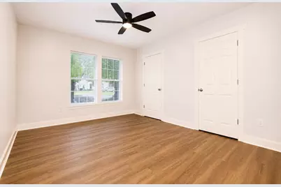 1011 N Valderas Street, Angleton, TX 77515 - Photo 11