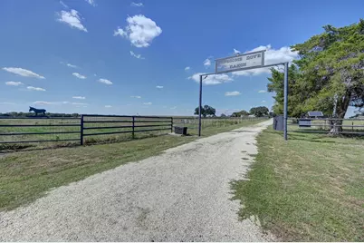 2927 County Road 240, Hallettsville, TX 77964 - Photo 9