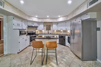 9814 King Circle S, Manvel, TX 77578 - Photo 9