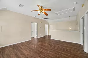 1805 Manor Cir, Rosenberg, TX 77471 - Photo 15