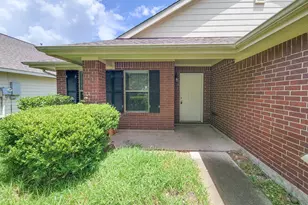 3010 Stonecross Ln, Dickinson, TX 77539 - Photo 3