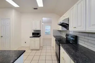 3010 Stonecross Ln, Dickinson, TX 77539 - Photo 15