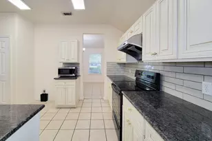 3010 Stonecross Ln, Dickinson, TX 77539 - Photo 13