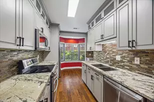 7447 Cambridge St, Houston, TX 77054 - Photo 9