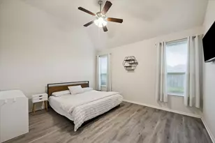 1815 Oakdale Mist Dr, Dickinson, TX 77539 - Photo 17