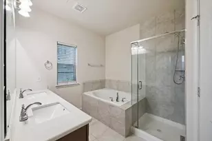 1815 Oakdale Mist Dr, Dickinson, TX 77539 - Photo 19