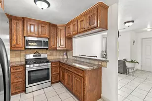 11807 Kewalo Basin Ln, Houston, TX 77034 - Photo 7