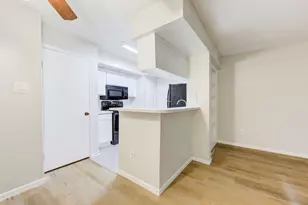 2800 Jeanetta St, Houston, TX 77063 - Photo 5