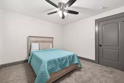 10054 Cedardale Drive, Houston, TX 77055 - Photo 33