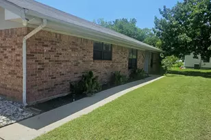 601 Rogers St, Normangee, TX 77871 - Photo 3
