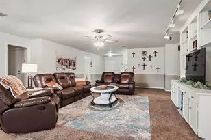 601 Rogers St, Normangee, TX 77871 - Photo 1