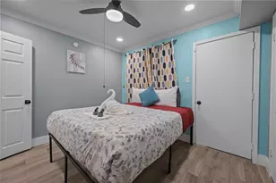 3611 Graustark St, Houston, TX 77006 - Photo 9