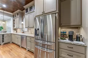 836 E 24th St, Houston, TX 77009 - Photo 13
