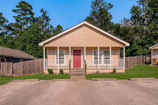164 Varsity Dr, Huntsville, TX 77340 - Photo 1