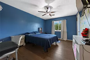 12227 Kings Path Ln, Houston, TX 77044 - Photo 15