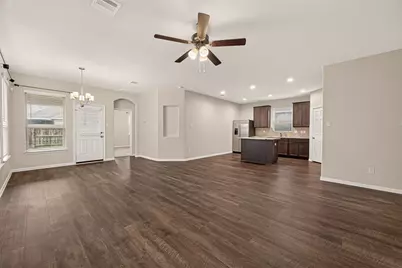 13129 Leisure Cove Drive, La Marque, TX 77568 - Photo 11