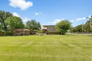 749 12th St, Dickinson, TX 77539 - Photo 33