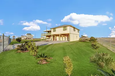 221 Flamingo Drive, Anahuac, TX 77514 - Photo 3