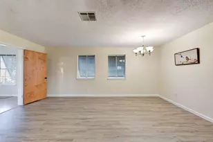 221 Flamingo Dr, Anahuac, TX 77514 - Photo 17