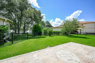 13719 Neils Branch Dr, Houston, TX 77077 - Photo 45